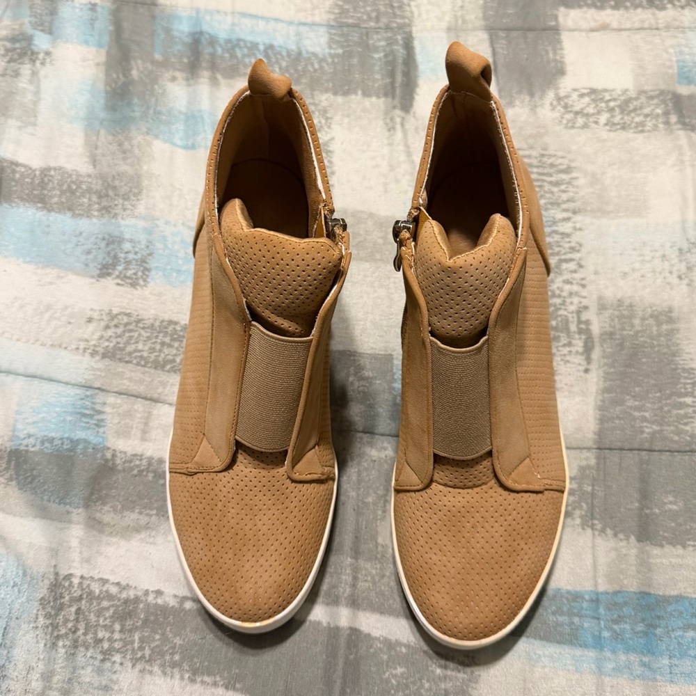 Tan Women's Slip-On Sneakers
